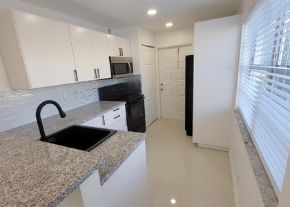831 Nw 14th Way - Photo 1