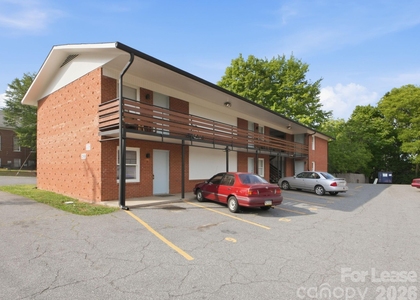 268 Ne Church Street N - Photo 1