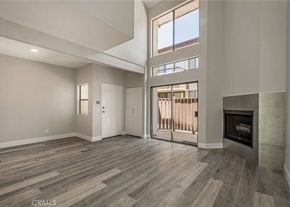 6323 Reseda Boulevard - Photo 1