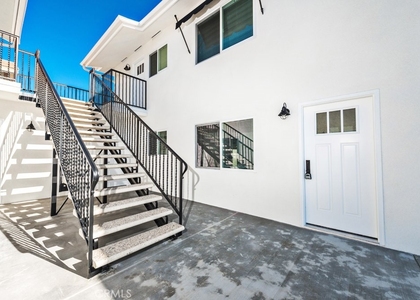 557 N Olive Street - Photo 1