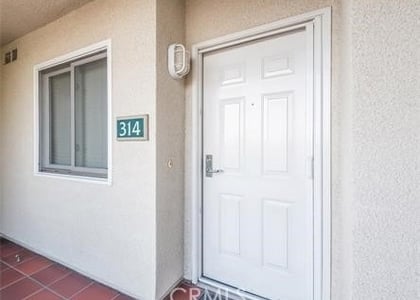 200 Pacific Coast Hwy - Photo 1