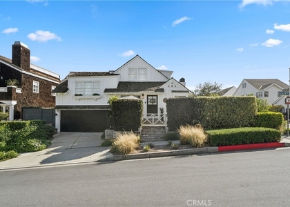 420 Acacia - Photo 1