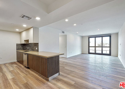 1070 S Bedford Street - Photo 1