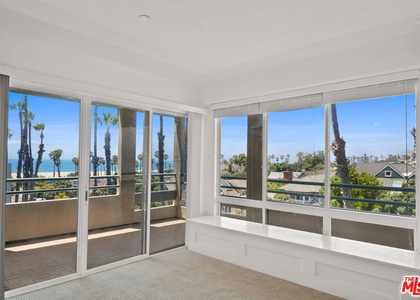 122 Ocean Park Boulevard - Photo 1
