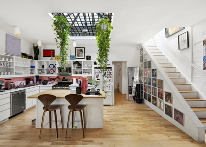 422 W Broadway - Photo 1