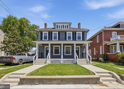 314 E Piccadilly Street - Photo 1
