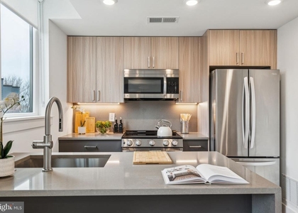 2000 Dreer Street - Photo 1