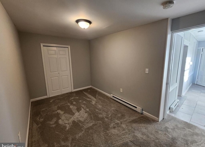 1023 Chestnut Avenue - Photo 1