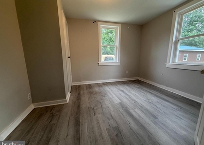 124 Stanger Avenue - Photo 1