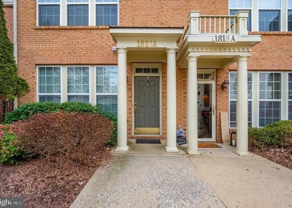 1816 Poolside Lane - Photo 1