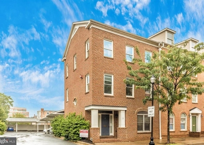 7 South Street W - Photo 1