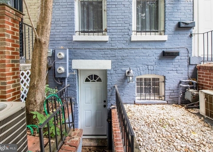 104 15th Street Se - Photo 1