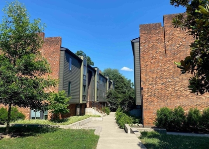 630 Park St - Photo 1