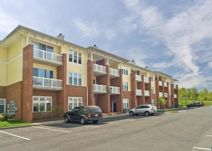 921 Catalpa Ter - Photo 1