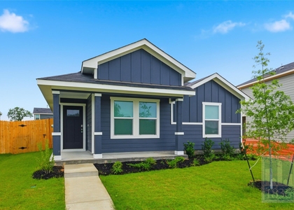 306 Constanza Trl - Photo 1