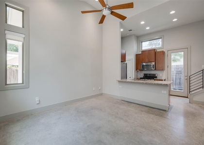 2612 Willow St - Photo 1
