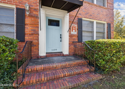 1109 Cherry Street - Photo 1