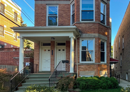 1613 W Berwyn Avenue - Photo 1