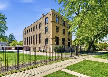 117 S Lombard Avenue - Photo 1