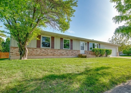 111 E Magnolia Street - Photo 1