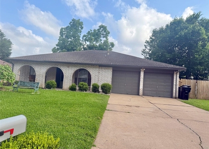 5319 Lincoln Town Drive - Photo 1