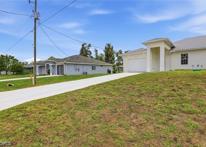 4710 27th Street Sw - Photo 1