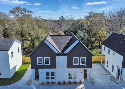 5128 Clover Street - Photo 1