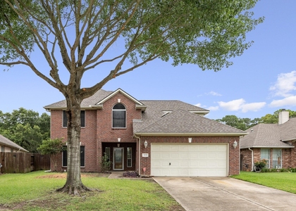 6118 Pine Lakes Drive - Photo 1