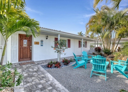 319 Dorset Drive - Photo 1