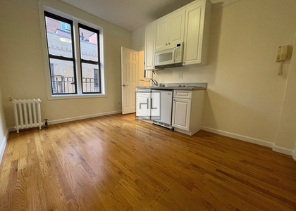 West 45 Street - Photo 1