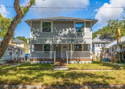 736 Jackson Street N - Photo 1
