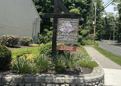 8 Rose Lane - Photo 1