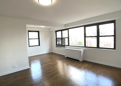 E 16 St - Photo 1