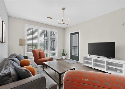 5609 Smu Boulevard - Photo 1