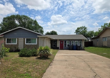 624 Oceanview Drive - Photo 1