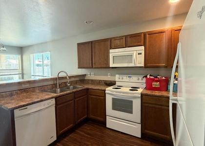 1346 E Peoria Avenue - Photo 1