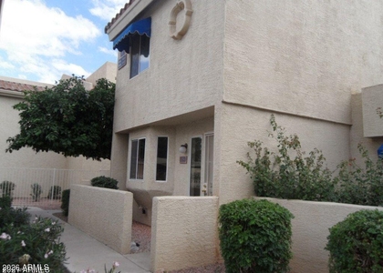 220 N 22nd Place - Photo 1