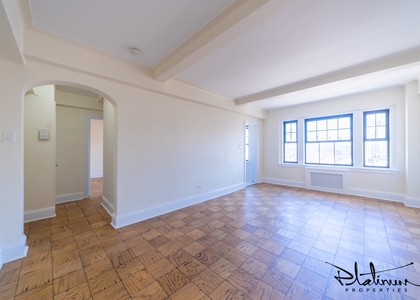 Christopher Street - Photo 1