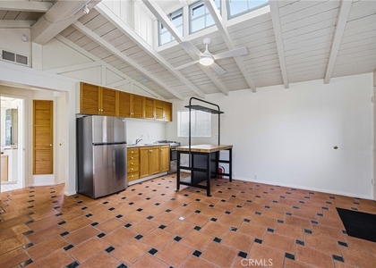 951 Glenneyre - Photo 1