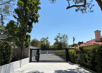 4832 La Canada Boulevard - Photo 1