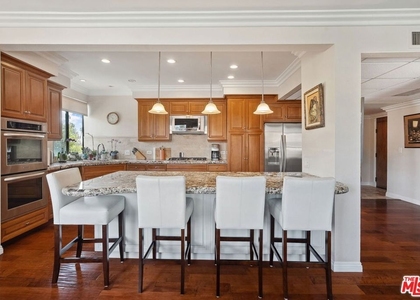 12115 San Vicente Boulevard - Photo 1