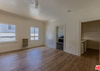 946 S Burlington Avenue - Photo 1