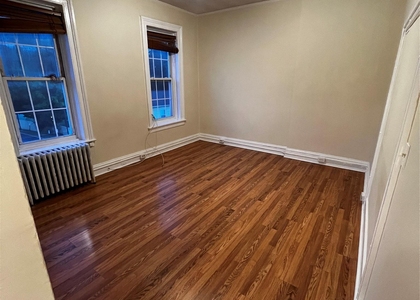 5 W Market Street - Photo 1
