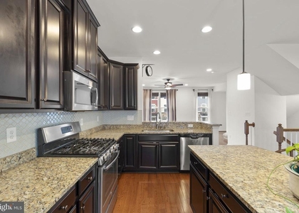 41690 Mcmonagle Square - Photo 1