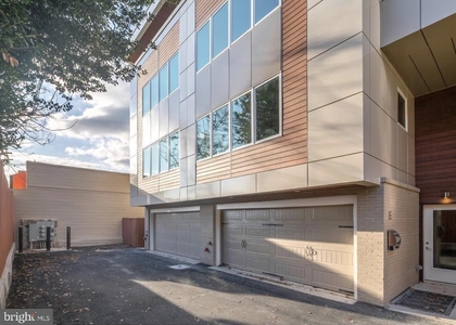 1212 E Susquehanna Avenue - Photo 1