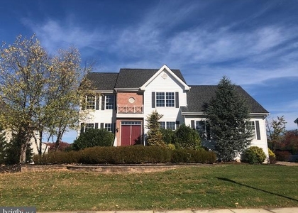 306 Crescent Drive - Photo 1