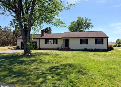 1122 Nevins Place - Photo 1