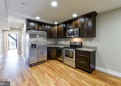 2031 Benning Road Ne - Photo 1