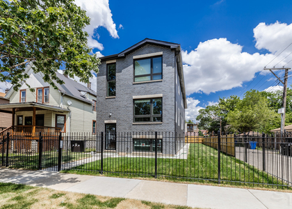 725 N Waller Avenue - Photo 1