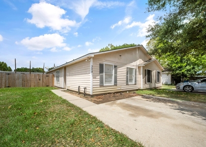 308 Willowick Street - Photo 1